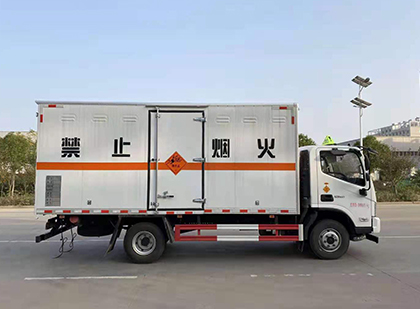 莲花爆破器材运输车
